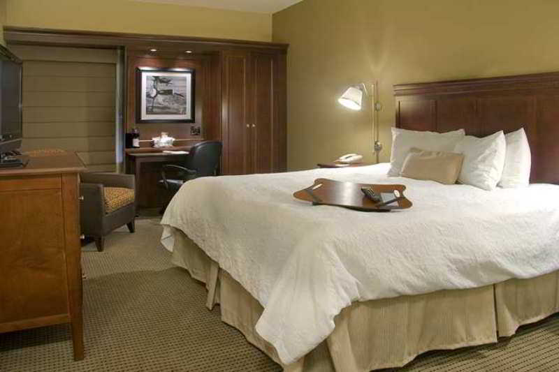 Hampton Inn Rockford Room photo